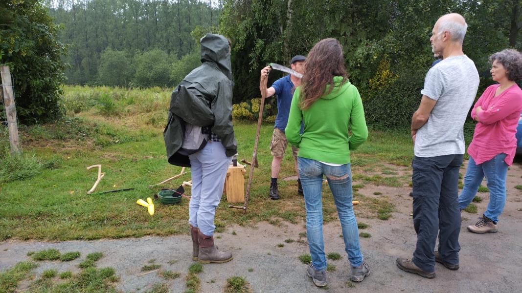 image Retour sur l'initiation au fauchage à la faux